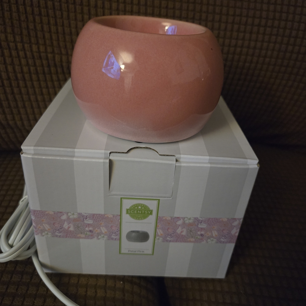 Scentsy Pink Ceramic Warmer